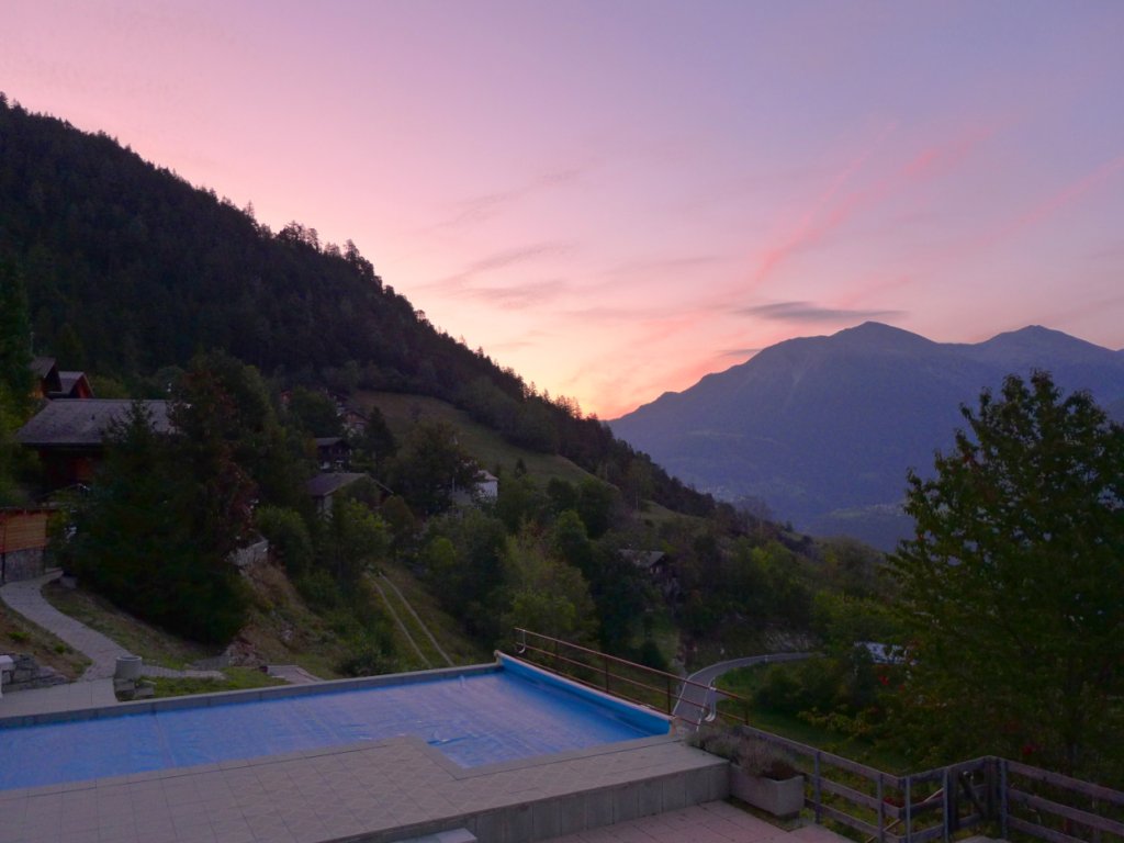 03-Pool-Sonnenaufgang