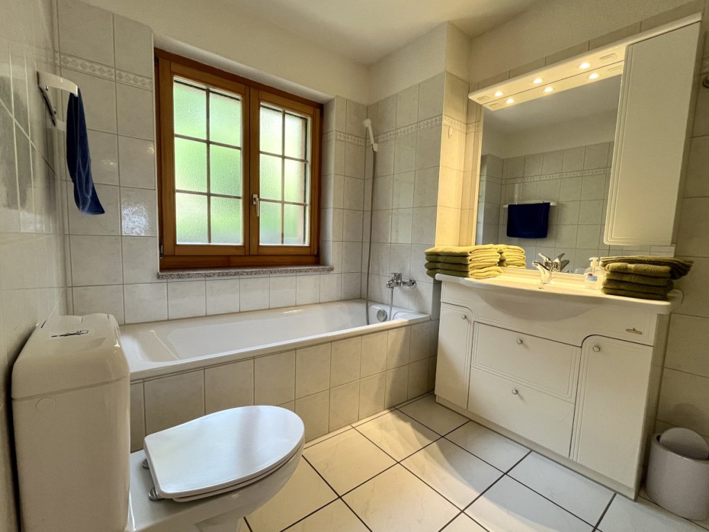 08-Badewanne-Lavabo-Spiegel