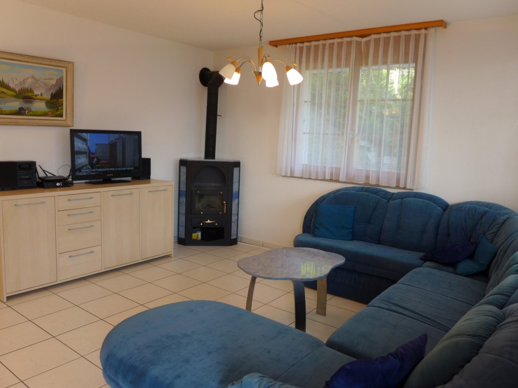 03-Wohnzimmer-Kamin-Sideboard