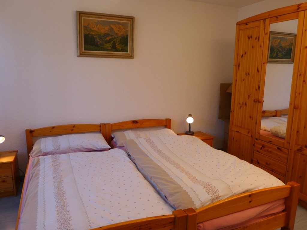 07-Schlafzimmer-Kleiderschrank