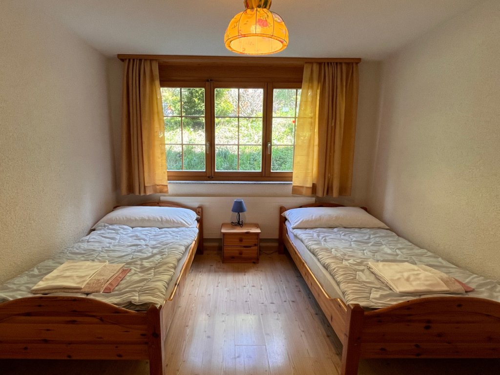 05-Schlafen2-zwei-Einzelbetten