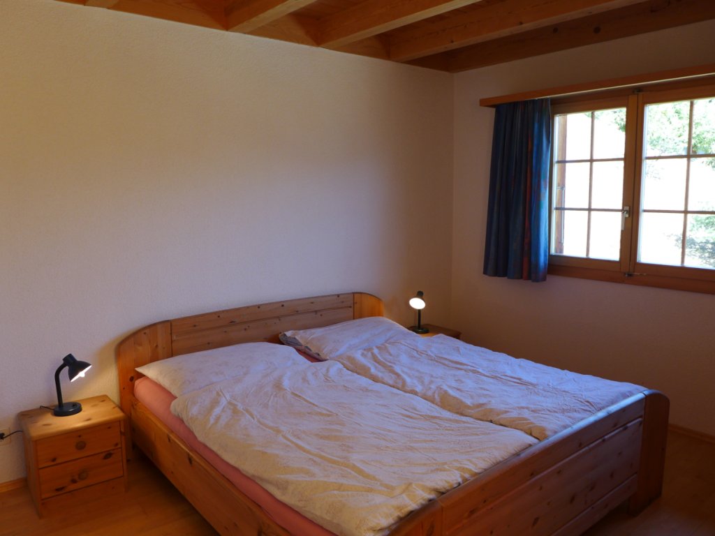 05-Schlafzimmer-Doppelbett