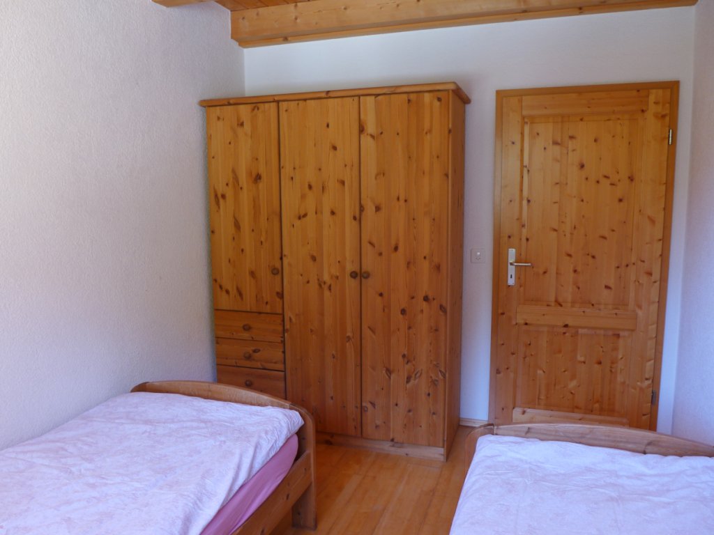 07-Kinderzimmer-Kleiderschrank