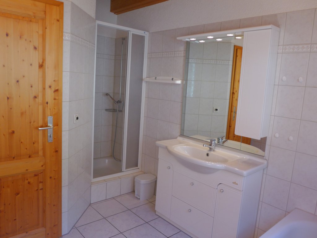 08-Bad-Lavabo-Dusche