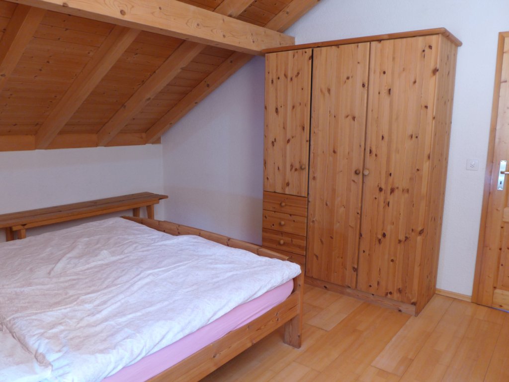 12-Schlafzimmer-Kleiderschrank