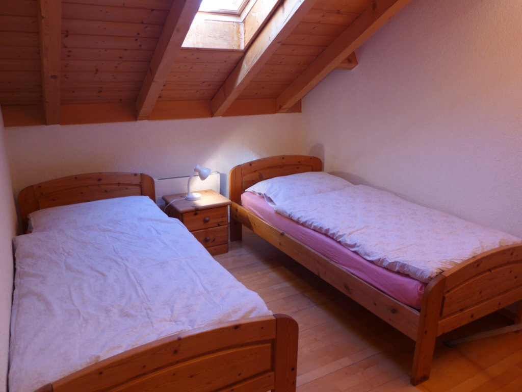 13-Kinderzimmer-zwei-Einzelbetten